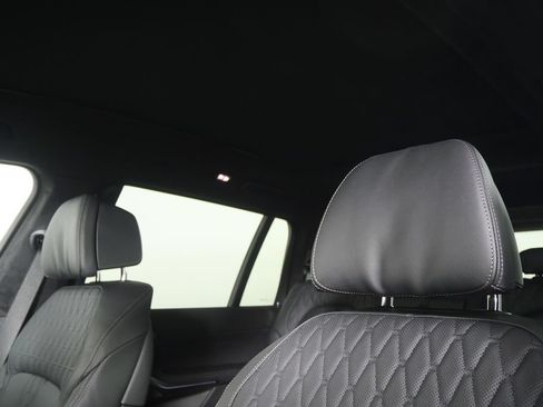 Used 2027 BMW X7 xDrive40i w/ M Sport Package AWD/4WD image 11