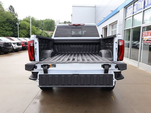 New 2026 GMC Sierra 3500 Denali Ultimate w/ LPO, Black Badging Package AWD/4WD image 37
