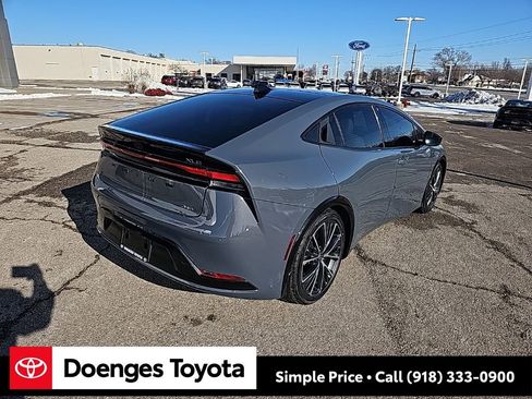 Used 2023 Toyota Prius XLE image 3