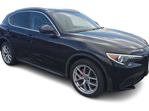 Used 2019 Alfa Romeo Stelvio Ti AWD/4WD image 3