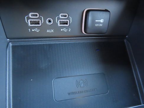 New 2025 Jeep Grand Cherokee Altitude image 11