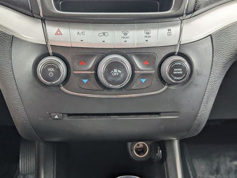 Used 2014 Dodge Journey SE w/ Flexible Seating Group FWD image 23