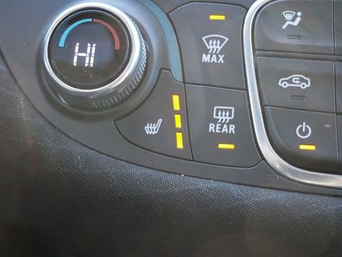 Used 2023 Chevrolet Malibu LT image 17