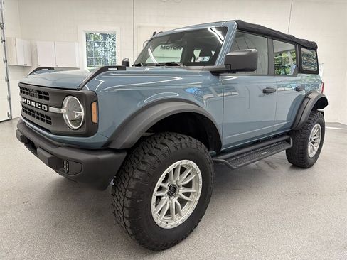 Used 2022 Ford Bronco 4-Door AWD/4WD image 1