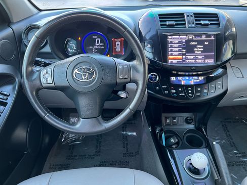 Used 2014 Toyota RAV4 EV image 17