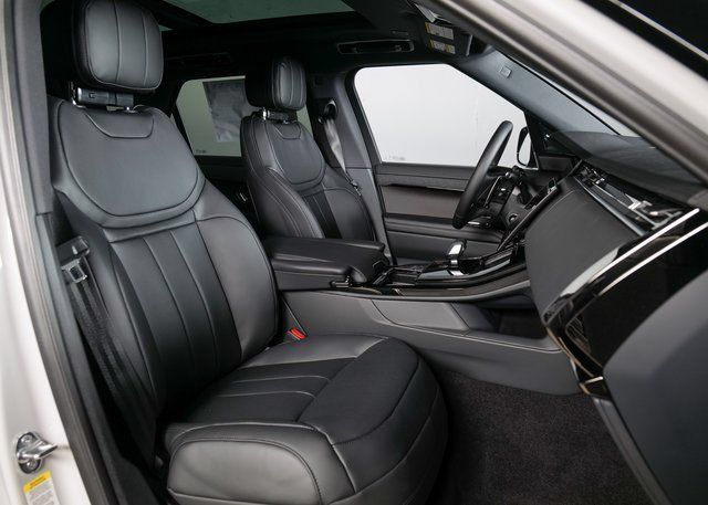New 2026 Land Rover Range Rover Sport SE AWD/4WD image 3