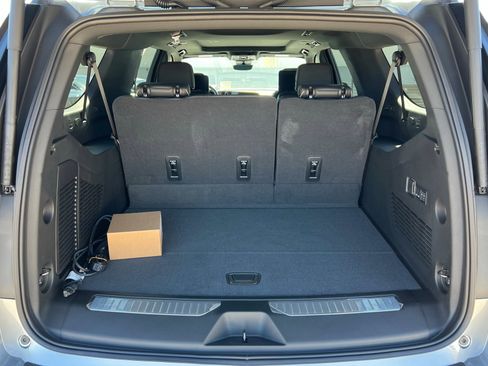 New 2026 Chevrolet Suburban Premier image 24