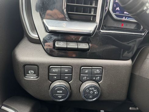 Used 2025 Chevrolet Silverado 2500 High Country w/ High Country Premium Package image 18