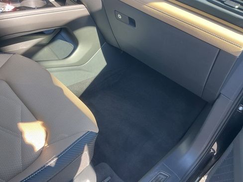 Used 2024 Volkswagen Atlas Cross Sport SE image 20