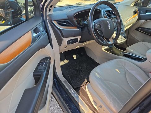 Used 2017 Lincoln MKC Select w/ Select Plus Package image 7