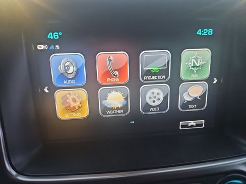 Used 2019 Chevrolet Suburban LT image 13