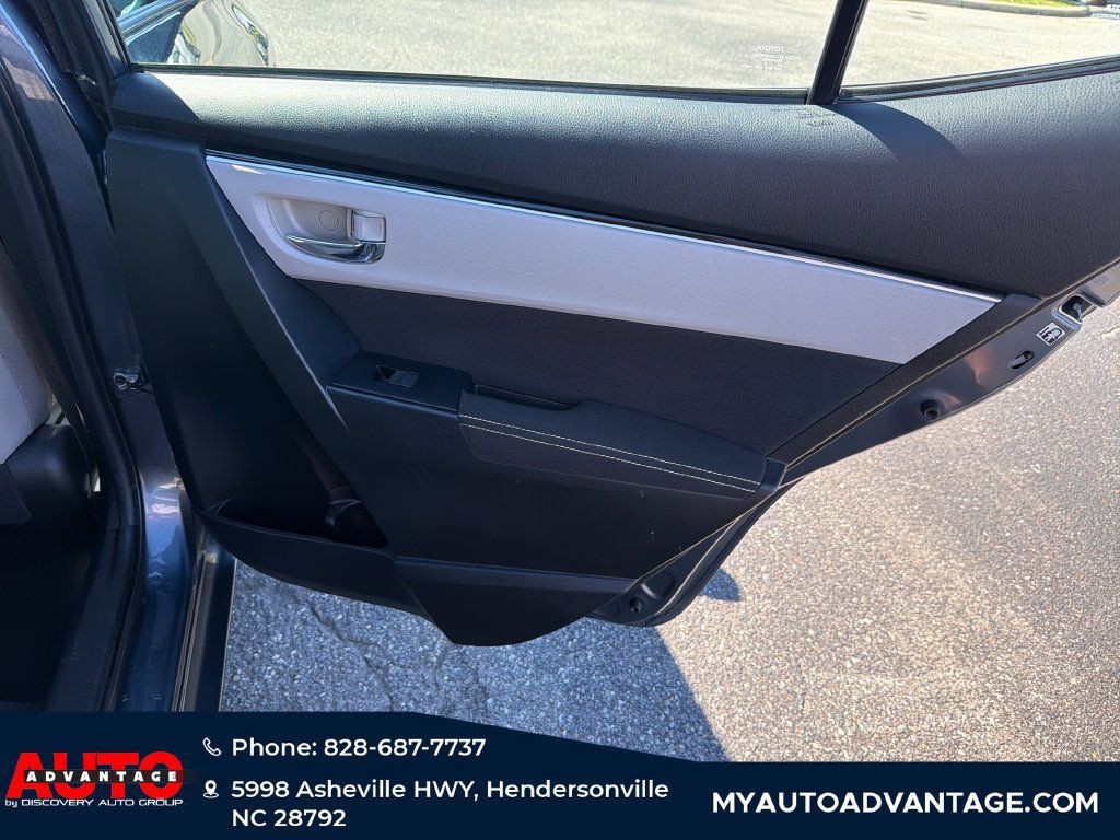 Used 2018 Toyota Corolla LE FWD image 30