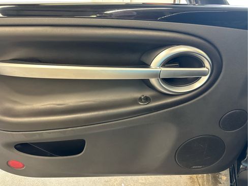 Used 2004 Chevrolet SSR w/ Preferred Equipment Group RWD image 18