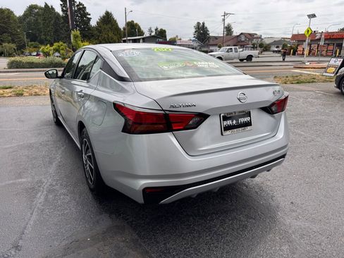 Used 2022 Nissan Altima 2.5 S image 5