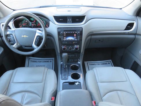 Used 2017 Chevrolet Traverse LT image 12