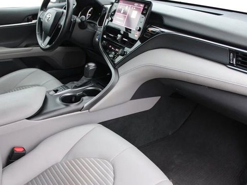 Used 2023 Toyota Camry SE w/ Audio Upgrade Package image 17