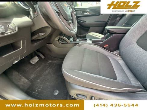Used 2022 Chevrolet TrailBlazer LT w/ Convenience Package AWD/4WD image 33