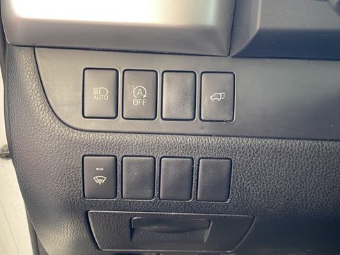 Used 2017 Toyota Highlander XLE AWD/4WD image 22