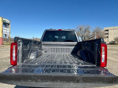 Used 2025 Ford F250 XLT image 34