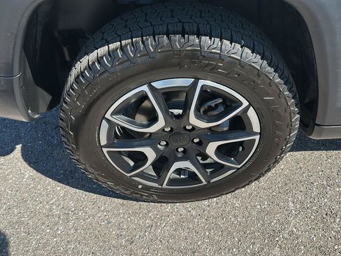 Used 2024 Jeep Compass Trailhawk AWD/4WD image 10