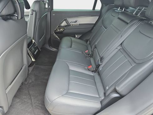 Certified 2026 Land Rover Range Rover Sport Dynamic SE AWD/4WD image 18
