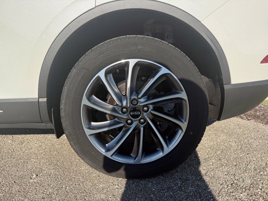 Used 2024 Lincoln Corsair AWD w/ Equipment Group 101A image 16