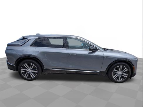 Used 2023 Cadillac Lyriq 2WD image 3