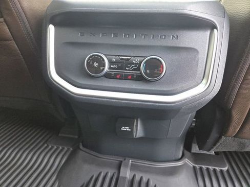 Used 2025 Ford Expedition Max King Ranch image 18