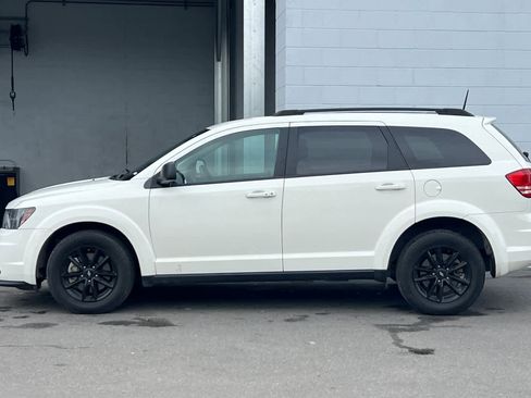Used 2020 Dodge Journey SE w/ Blacktop Package image 6