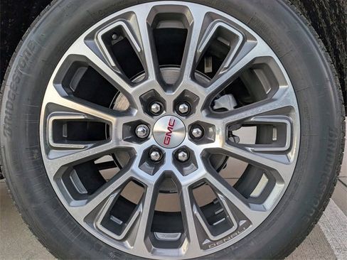 New 2026 GMC Yukon Denali w/ Sun & Power Step Package image 6