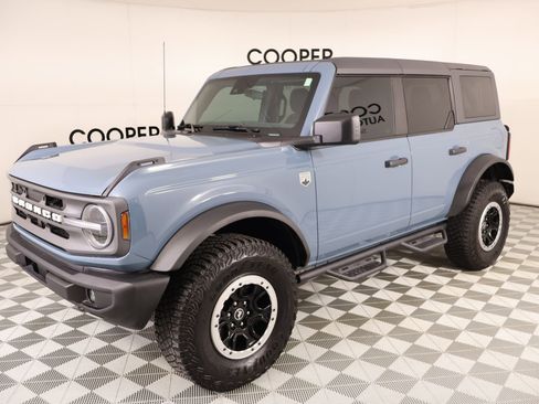 Used 2022 Ford Bronco Big Bend w/ Sasquatch Package AWD/4WD image 9