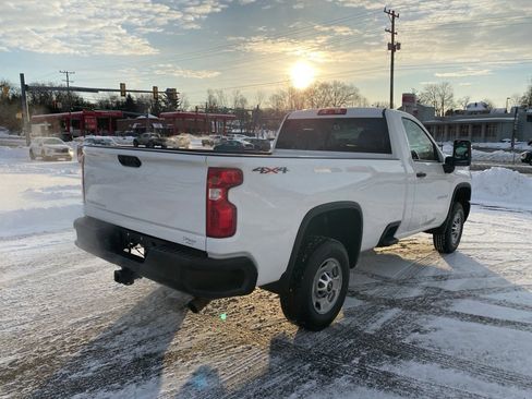 Used 2025 Chevrolet Silverado 2500 W/T w/ WT Convenience Package image 3
