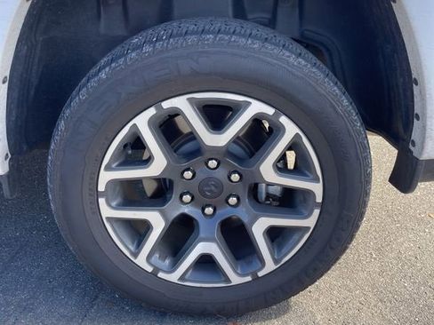 Used 2025 RAM 1500 Laramie image 16