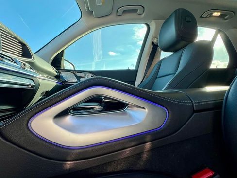 Used 2024 Mercedes-Benz GLE 450 4MATIC image 10