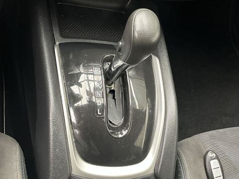 Used 2015 Nissan Rogue SV AWD/4WD image 19