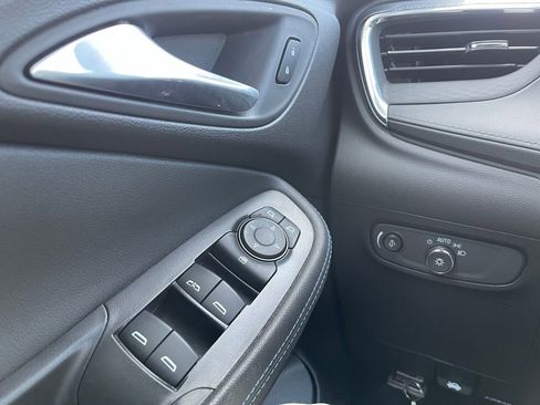 Certified 2025 Buick Encore GX Sport Touring w/ Advanced Technology Package image 10