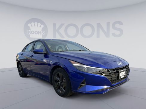 Used 2023 Hyundai Elantra SEL image 18