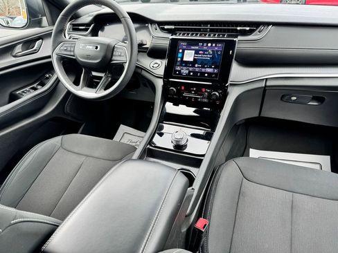 Used 2024 Jeep Grand Cherokee Laredo X w/ Luxury Tech Group I image 12