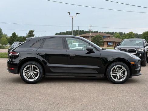 Used 2021 Porsche Macan w/ Premium Package Plus AWD/4WD image 9