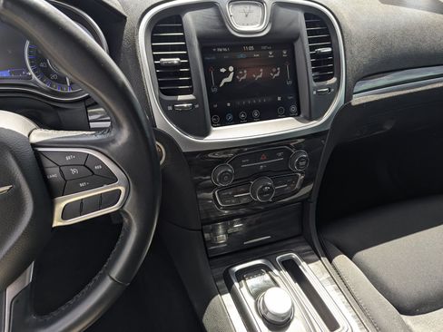 Used 2021 Chrysler 300 Touring w/ Sport Appearance Package RWD image 10