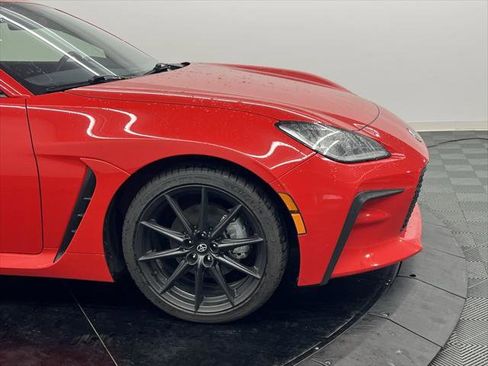 Certified 2024 Toyota GR86 Premium image 5