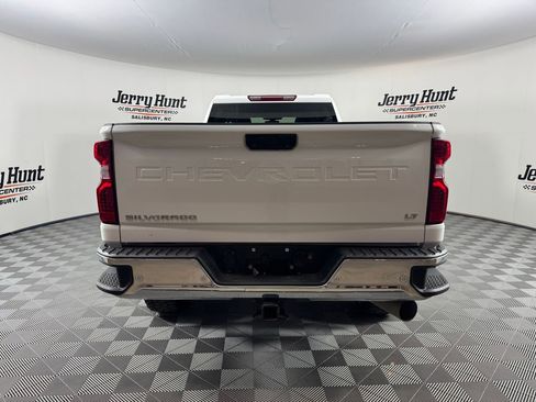 Used 2023 Chevrolet Silverado 3500 LT w/ Convenience Package image 8