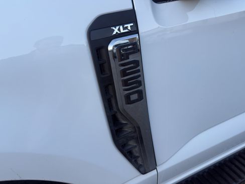 Used 2025 Ford F250 XLT image 28