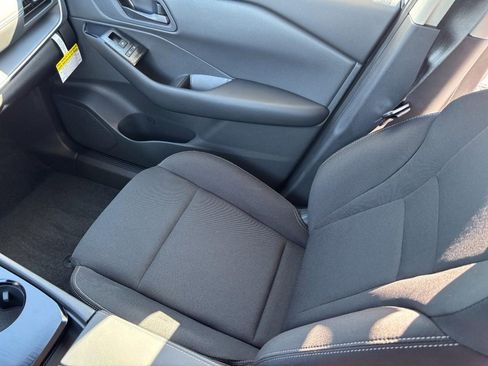 New 2026 Nissan Rogue S image 9