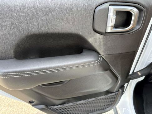 Used 2023 Jeep Wrangler Unlimited Sahara w/ Cold Weather Group image 12