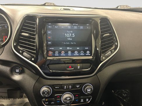 Used 2022 Jeep Cherokee Limited AWD/4WD image 15