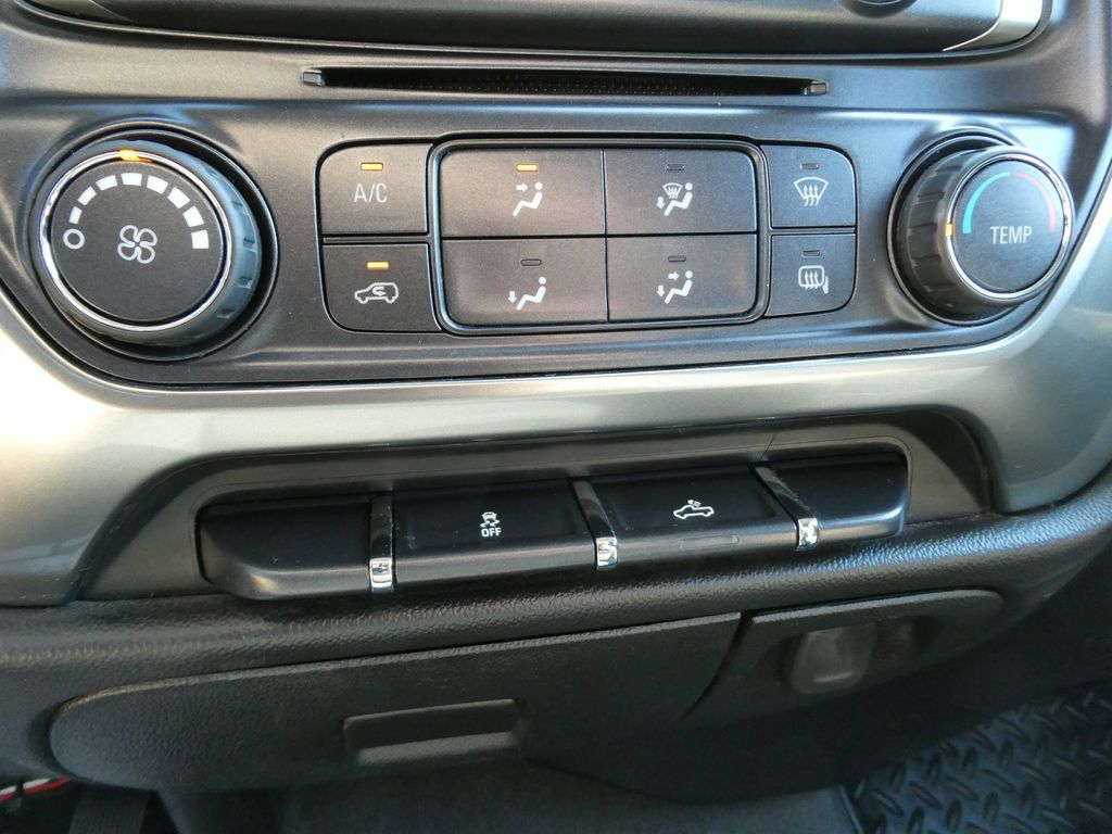 Used 2019 Chevrolet Silverado 1500 LT AWD/4WD image 26