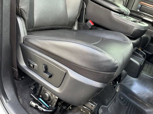 Used 2017 RAM 3500 Laramie w/ Convenience Group AWD/4WD image 23