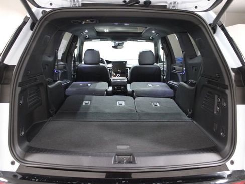 New 2026 GMC Acadia Denali w/ Super Cruise Package AWD/4WD image 16