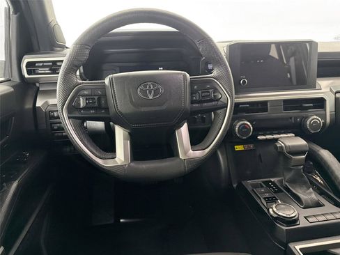 Certified 2024 Toyota Tacoma SR5 AWD/4WD image 31
